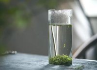 中國(guó)茶葉的三大類(lèi)： 綠茶、紅茶、烏龍茶