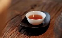 茶杯放下，是為了承接下一杯香茶。